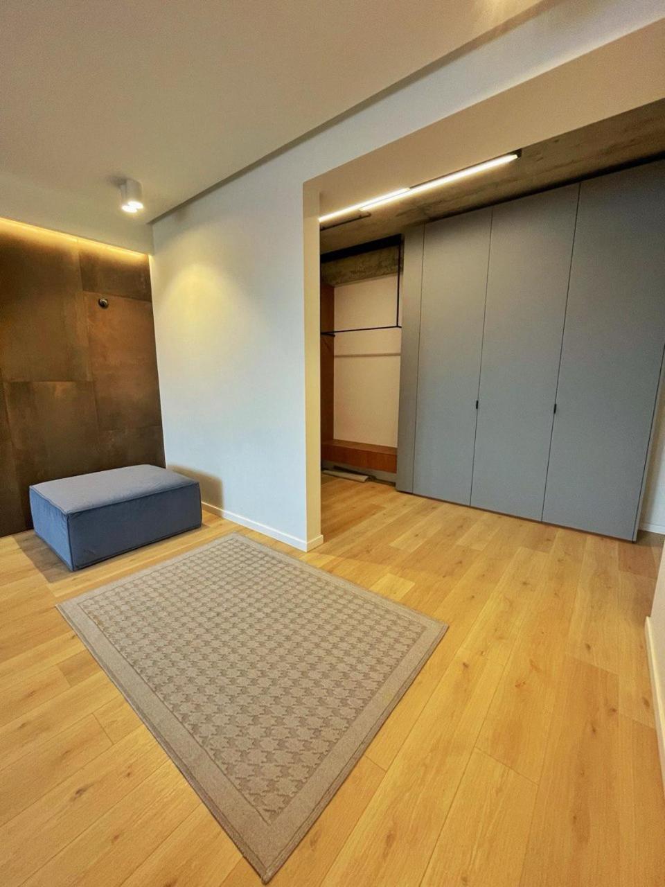 2 Mins From Center - Luxury In דירה *