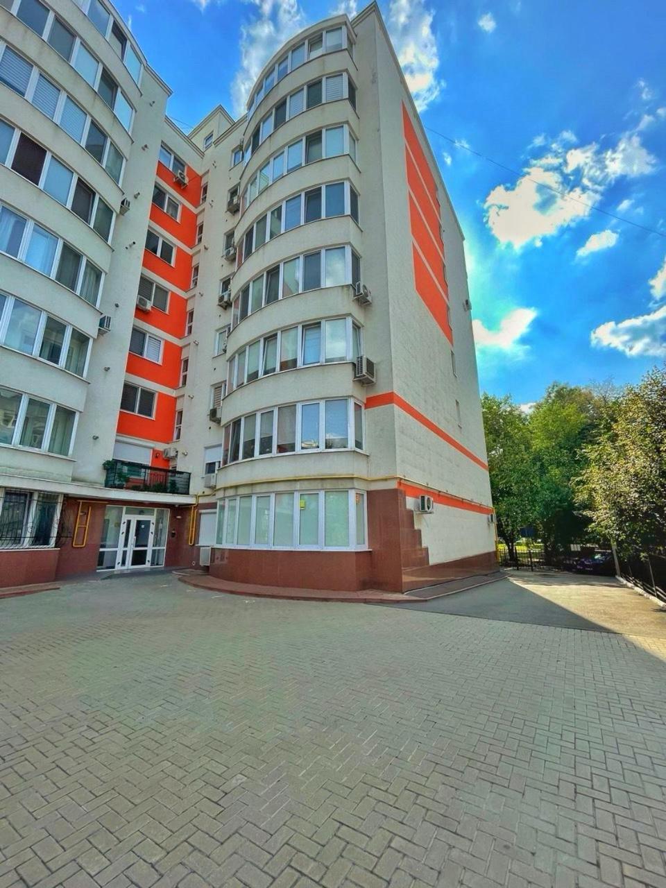 2 Mins From Center - Luxury In דירה צ'יסינאו