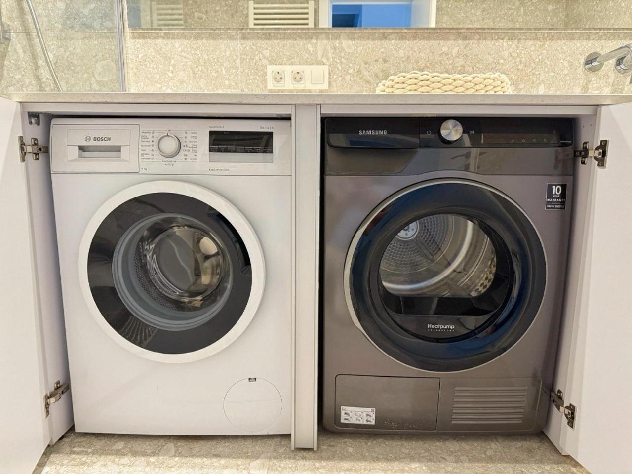 2 Mins From Center - Luxury In דירה